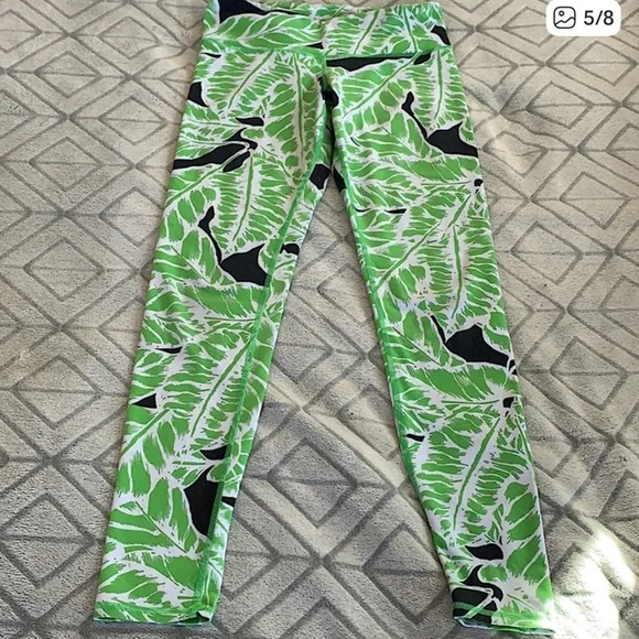 ALO Yoga Kids Leaf Print Leggings - Picture 3 of 3